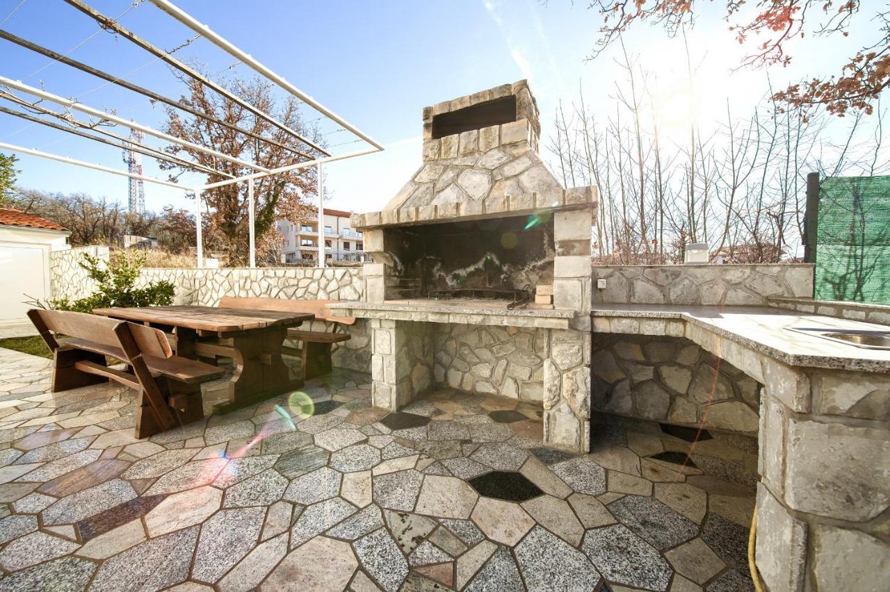 Ferienwohnung Vijon Njivice Exterior foto